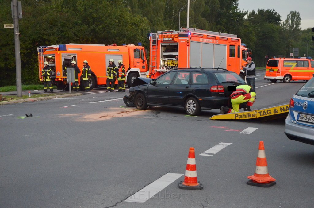 Schwerer VU Koeln Porz Gremberghoven Steinstr Frankfurterstr P189.JPG - Miklos Laubert